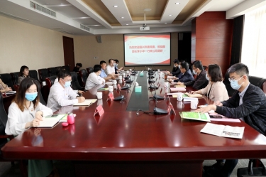 嘉興市委常委、統(tǒng)戰(zhàn)部部長(zhǎng)李小平一行蒞臨景興紙業(yè)調(diào)研指導(dǎo)